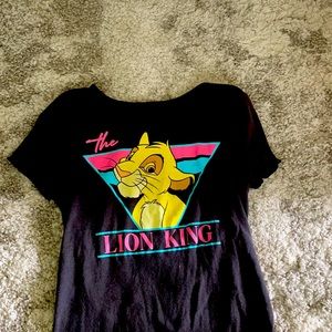 This is a exclusive Disney shirt💖!